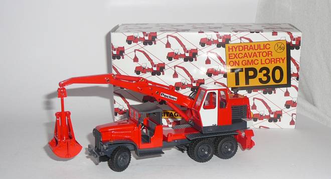 TP 30 mit Greifer auf Lastkraftwagen