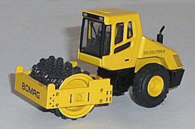 NZG 4752 1:87 Bomag BW213 Padfoot with Canopy 