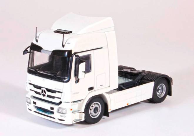  MP03 Actros L 4x2 in weiß
