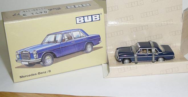8 Limousine dunkelblau