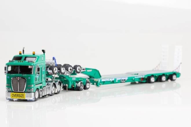 K200 tractor + Drake trailer Metcalf Crane Services