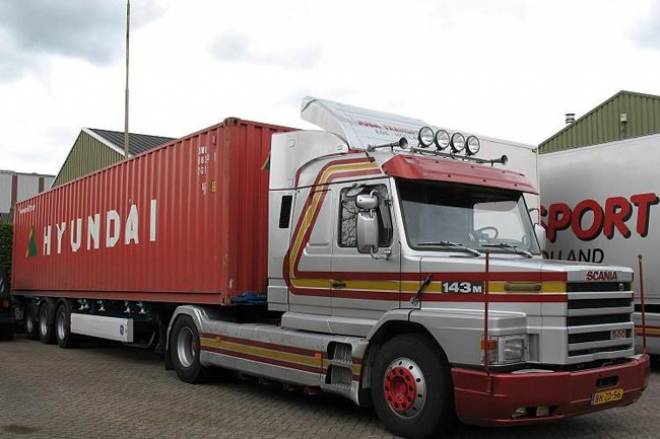 T113/T143 Streamline Auflieger mit 45 Fuß Container -Juba Transport-