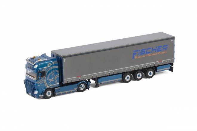 XF SUPER SPACE CAB MY2017 4X2 CURTAINSIDE / TAUTLINER TRAILER - 3achs