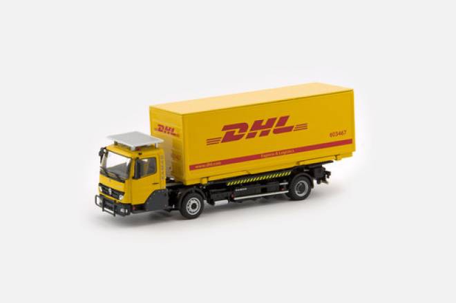 Wiesel in gelb  mit  DHL Container