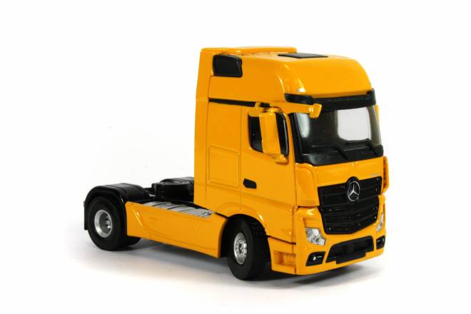  Actros MP4 Gigaspace 4x2