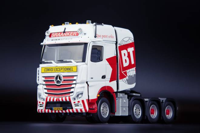 Actros GigaSpace 8x4