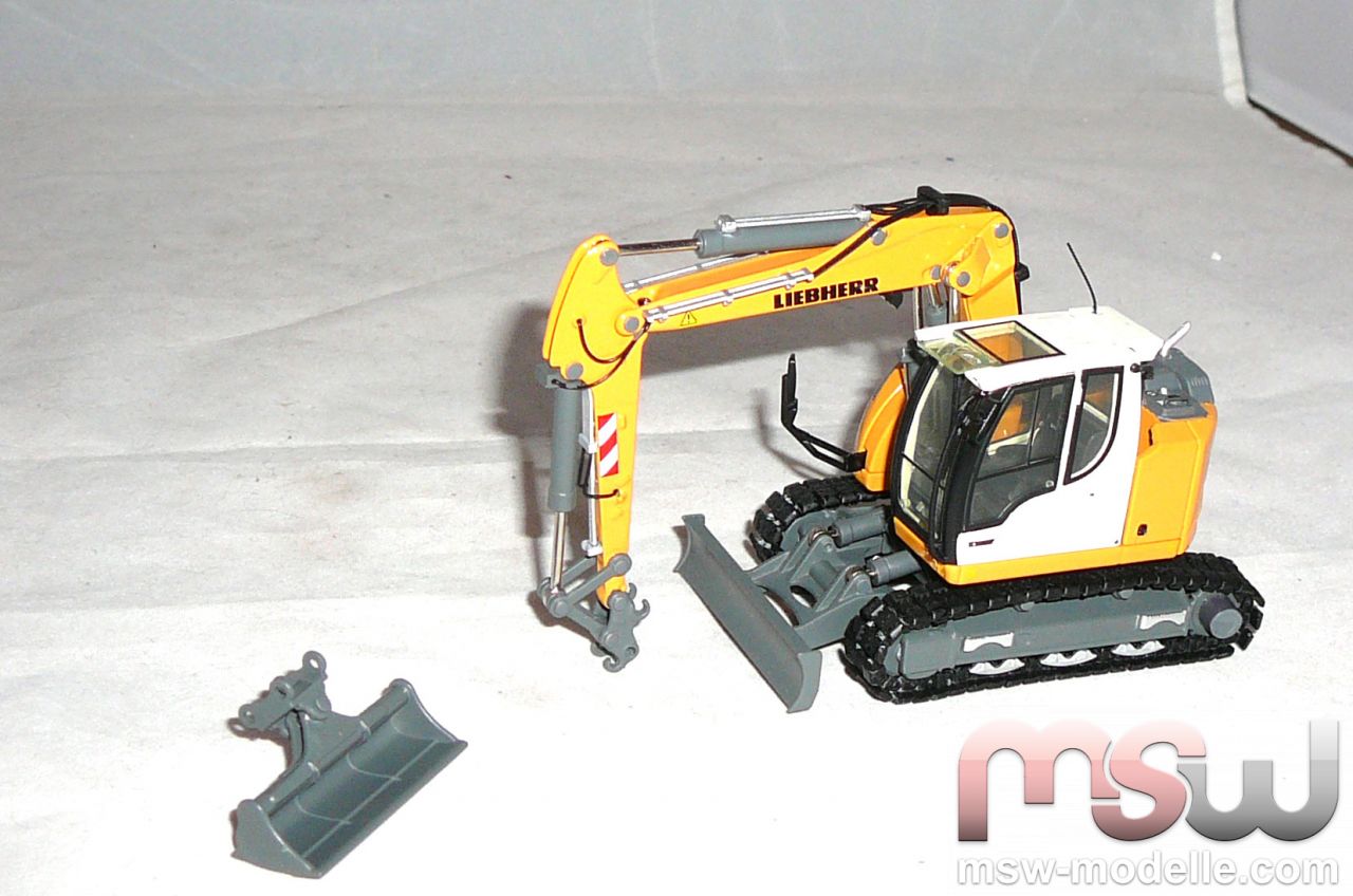 Liebherr R914 Compact Excavator v2 WSI Models  62-2000 1:50 